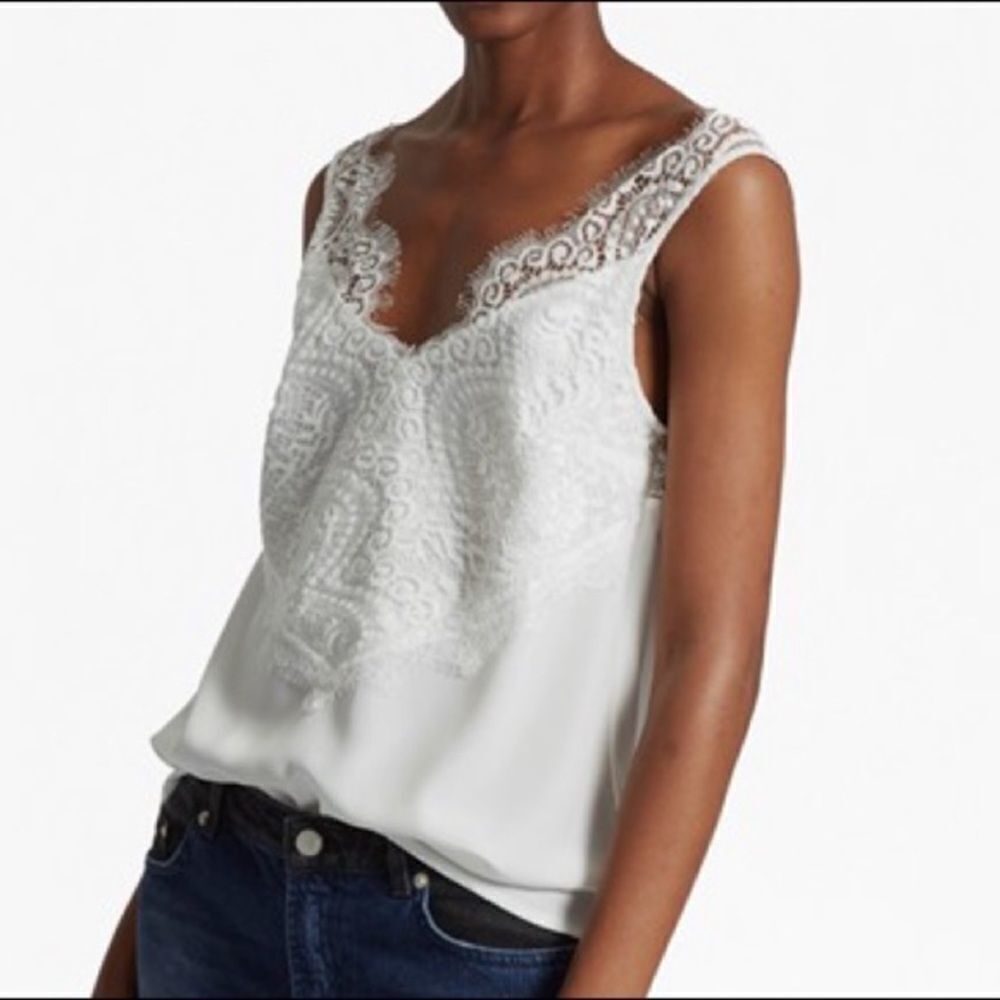 CLASSIC LIGHT CREPE LACE V NECK TOP